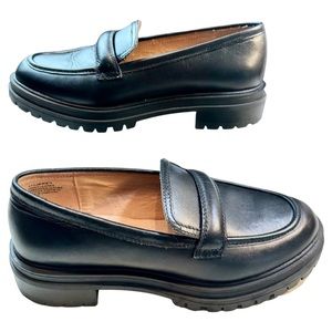 Madewell The Bradley Lugsole Loafer in Leather
Sise: 7.5 Color: Black.